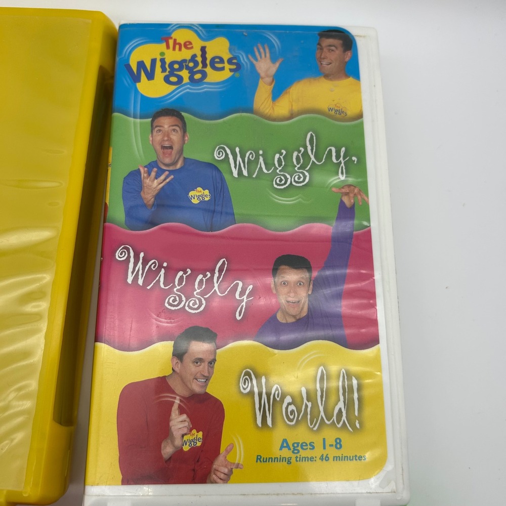 The Wiggles VHS Lot of 4 Dance Party Wiggle Bay Wiggly World Magical Adventure - Picture 5 of 10